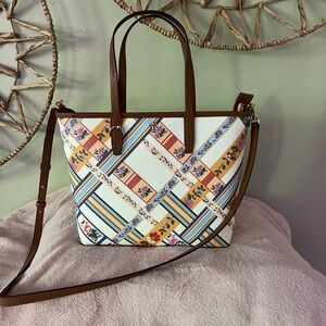 NWOT Tory Burch medium size zippered tote